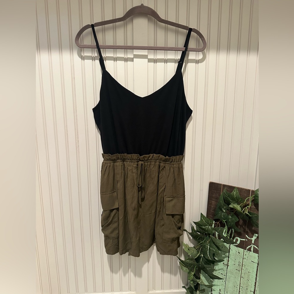Daytrip Romper - Black & Green - Size Large - Perfect Condition!